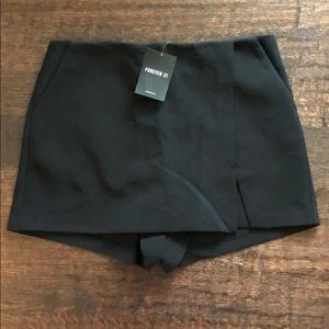 Black envelope skort